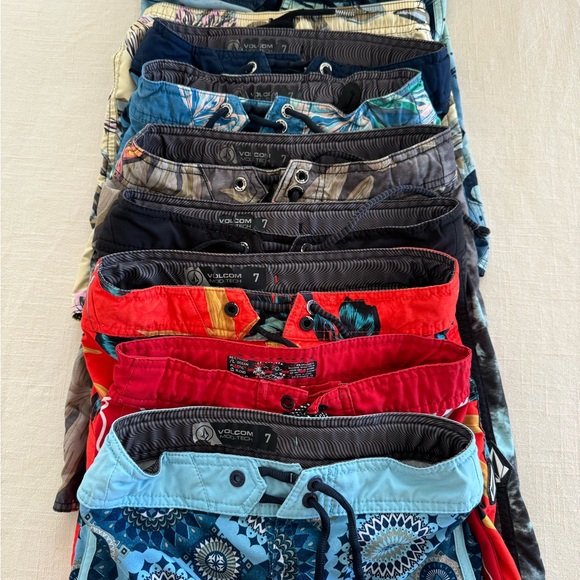 Volcom surf shorts - Picture 2 of 2